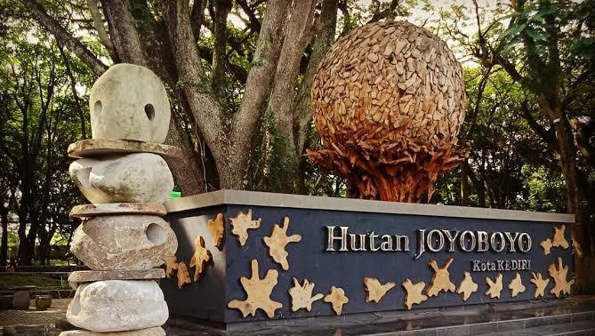 Taman Hutan Joyoboyo yang masih belum dibuka karena pandemi Covid-19