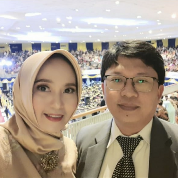 Pasangan doktor dokter; Dr dr Musofa Rusli dan istrinya Dr dr Diah Purwaningsari. (foto: dok pribadi Dr. dr. Musofa Rusli)