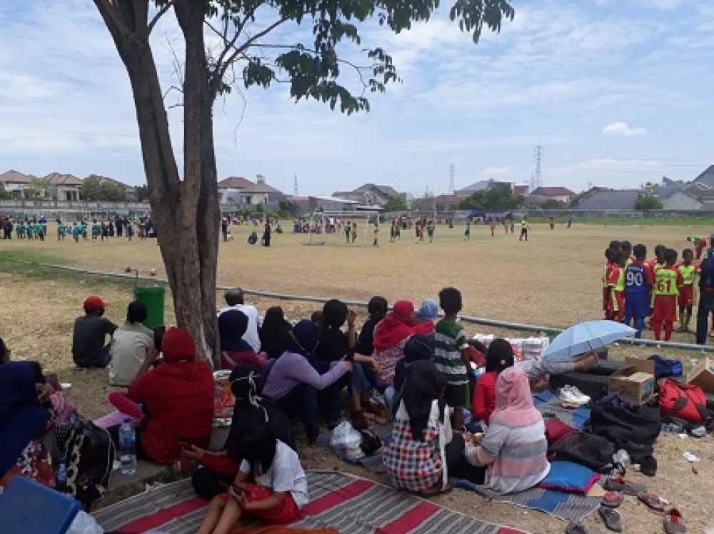  Suasana Sepakbola Piala Armuji di Lidah Kulon. SP/ Riko Abdiono