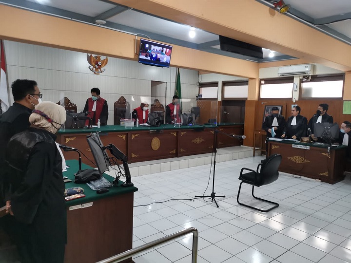 Suasana sidang terdakwa JE di Pengadilan Negeri Malang.