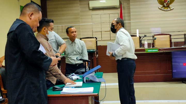 Wakil Ketua DPRD Jatim Sahat Tua P Simanjuntak, di Pengadilan Tipikor Sidoarjo, Selasa (6/6/2023). SP/Budi Mulyono