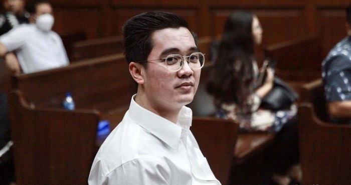 Ekspresi Dadan Tri Yudianto, makelar kasus perkara di Mahkamah Agung, Selasa (31/10/2023) kemarin menjalani sidang perdana di Pengadilan Tipikor Jakarta.