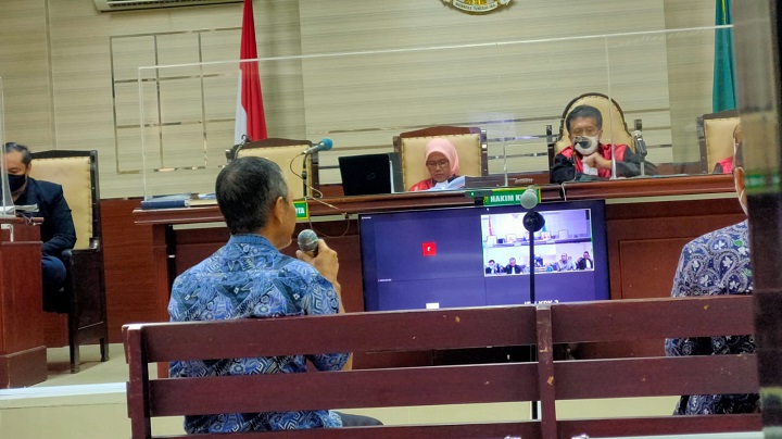 Zainal Afif Subeki, saat menjadi saksi di persidangan kasus suap dana hibah dengan terdakwa Sahat Tua Simanjuntak di Pengadilan Tipikor Surabaya, Selasa (20/6/2023). SP/Budi Mulyono