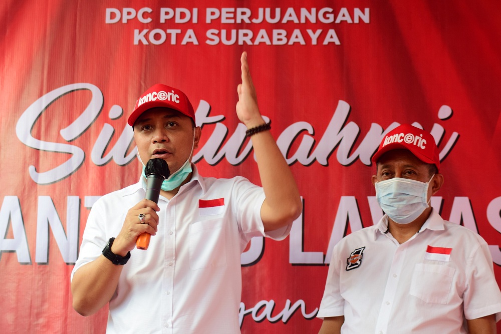 Paslon No 1 Wali kota Surabaya Eri Cahyadi-Armuji menghadiri silahturahmi Banteng Lawas di Kantor DPC PDIP, Surabaya, Kamis (22/10). SP/Patrik Cahyo 