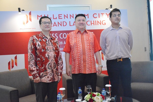 Tan Kian (tengah) saat bersama Benny Tjokro, saat peresmian salah satu property di Jakarta, pada tahun 2018 lalu. SP/millennium city property