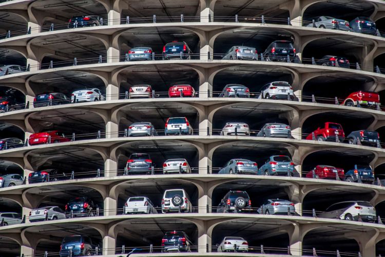 Kondisi mobil yang tertata rapi di parkiran. SP/ Dishub