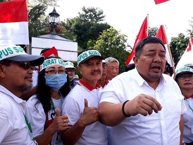 Komunitas Pejuang Surat Ijo Surabaya atau KPSIS menyuarakan aksinya terkait surat ijo yang hingga kini belum rampung.