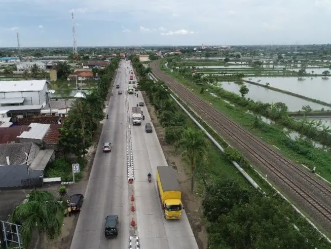 Ruas jalan nasional di Lamongan. Foto: BBPJN Jatim-Bali.