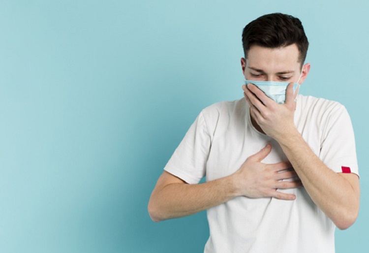 Orang yang sesak nafas akibat gejala varian Delta Plus. SP/ SBY