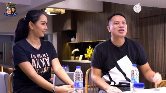 Vicky Prasetyo dan Kalina Oktarani yang kini menyatakan sudah resmi berpacaran.