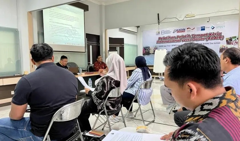 Pelatihan Pelatih Tempat Kerja Internasional versi Dasar, Selasa (21/3/2023). Foto: Kadin Jatim.