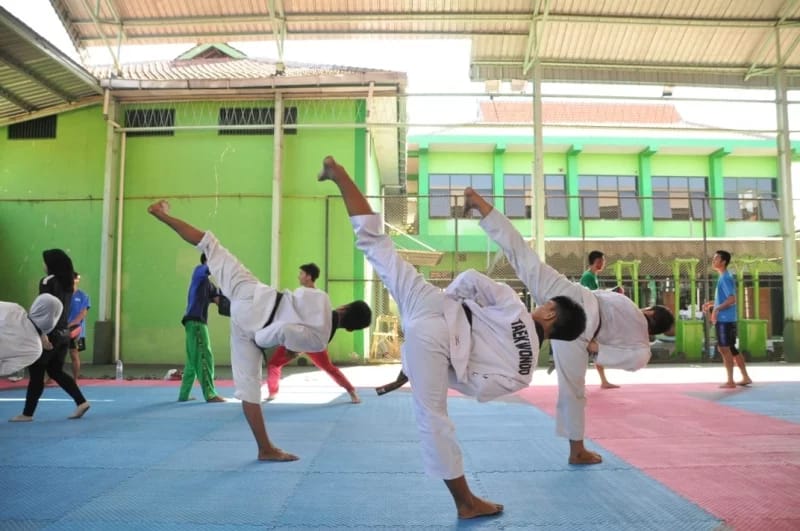 Para atlet Taekwondo Jatim saat menggelar latihan. Foto: Diskominfo Jatim.