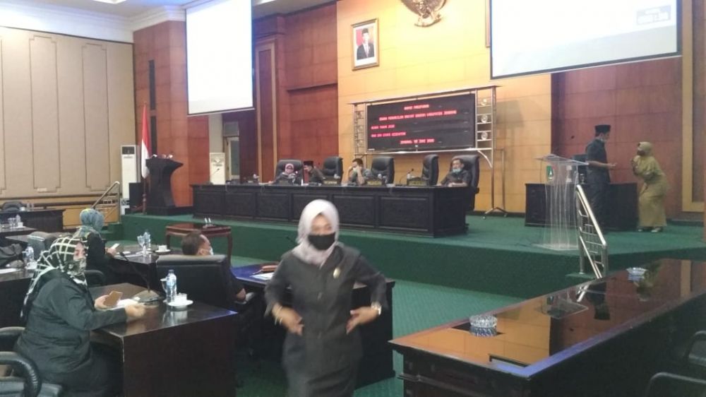 Suasana rapat paripurna di gedung DPRD Jombang. (SP/M. Yusuf)