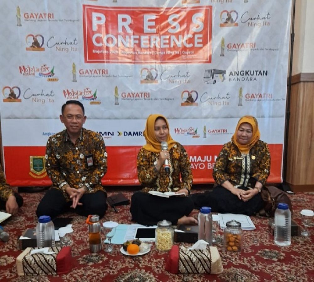 Wali Kota Ning Ita saat jumpa pers aplikasi Gayatri Pemkot Mojokerto.SP/Dwy Agus Susanti