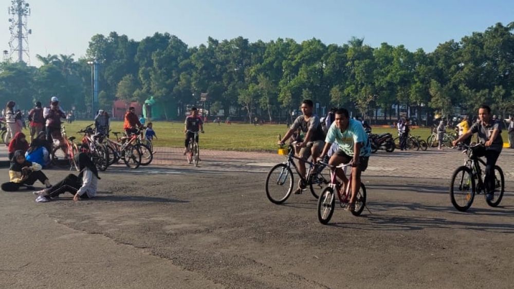 Para pesepeda di Alun-Alun Jombang. (SP/M. Yusuf)