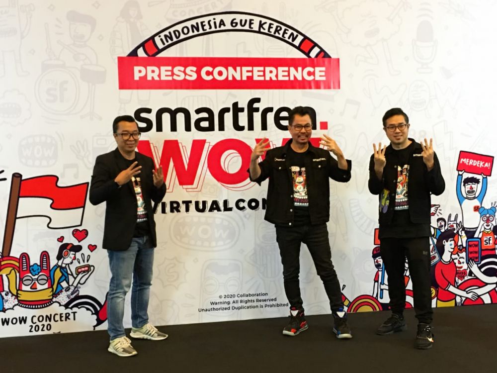 Kika : Indra Yudhistira (Direktur Indonesia Entertainment Grup -IEG) Djoko Tata Ibrahim (Deputy CEO Smartfren) dan Roberto Saputra (Chief Brand Officer Smartfren)