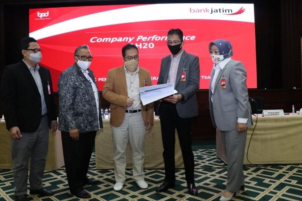 PT Bank Pembangunan Daerah Jawa Timur Tbk atau Bank Jatim menggelar analyst meeting dan press conference kinerja keuangan Triwulan II 2020.SP/ Julian