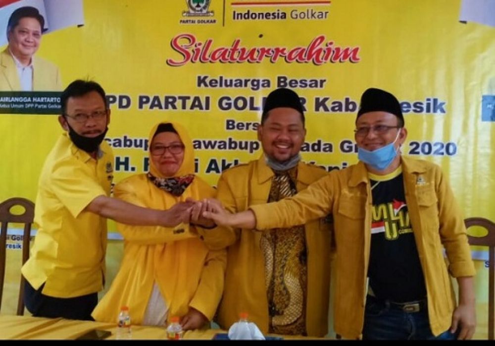 Paslon Gus Yani - Ning Min (tengah) saat bersilaturrahim dengan jajaran pengurus DPD Partai Golkar. SP/M.AIDID