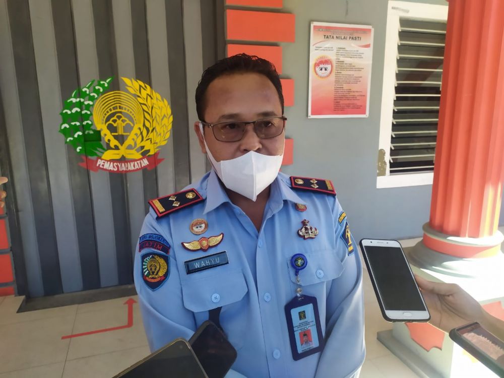 Kepala Lapas Kelas IIB Mojokerto saat diwawancarai wartawan. SP/Dwy Agus Susanti