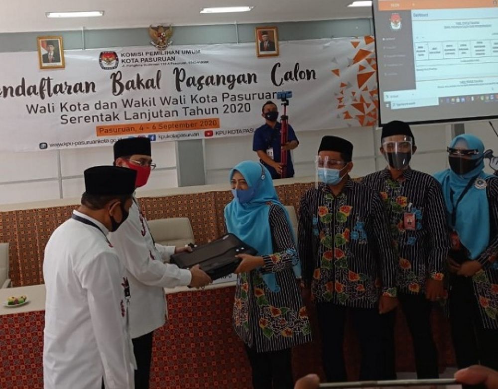 Pasangan GIAT mendaftar. SP/JUL