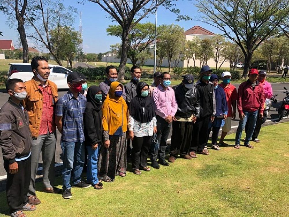 Somo dan keenam saudara kandungnya, yang merupakan Ahli Waris Almarhumah Satoewi yang diwariskan lahan sawah , tengah memperjuangkan hak atas tanahnya.