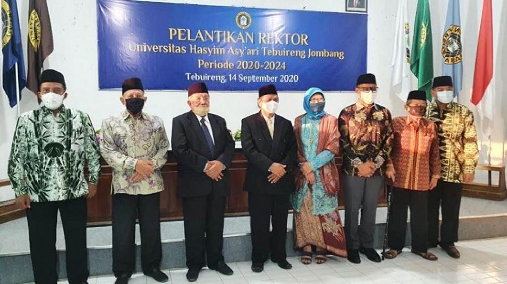 Proses pengukuhuan Prof Haris yang resmi dilantik dilantik sebagai rektor di Aula Rektorat Unhasy, Jombang, Senin (14/9/2020).SP/SP