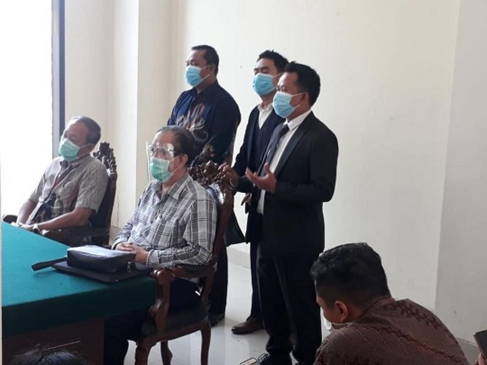 Para debitur yang ditagih hutang. SP/Budi Mulyono