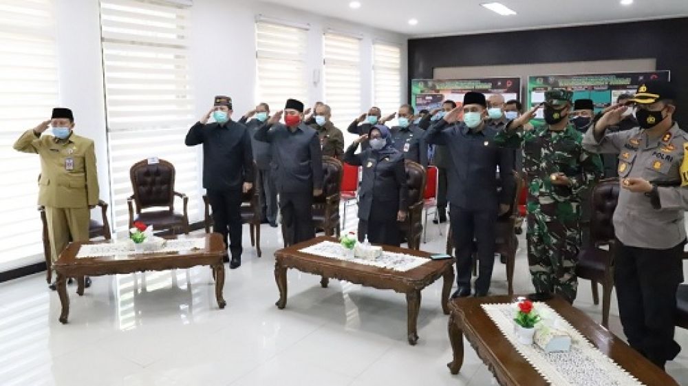 Pemkab Jombang saat ikuti upacara virtual Hari Kesaktian Pancasila di Media Center Pemkab Jombang. (SP/Hms)