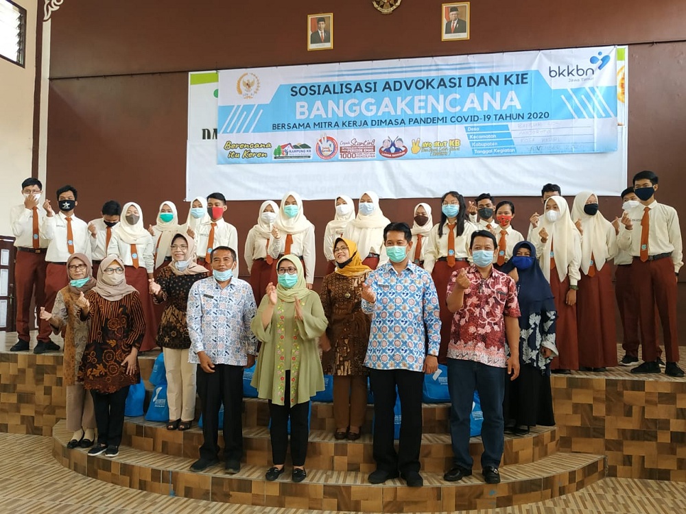 BKKBN Jatim gelar Sosialisasi Program Bangga Kencana, khususnya program dan persiapan kehidupan berkeluarga bagi remaja di SMAN 1 Kediri.SP/Patrik Cahyo