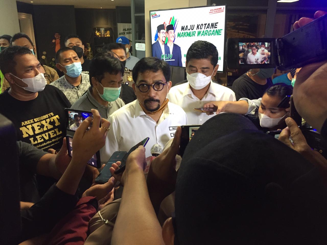 Calon wali Kota Surabaya Machfud Arifin menanggapi hasil quick count. SP/ARLANA