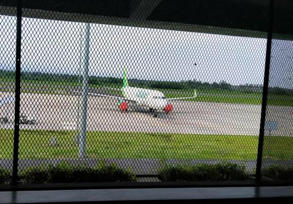 Pesawat di Bandara Banyuwangi SP/DECOM