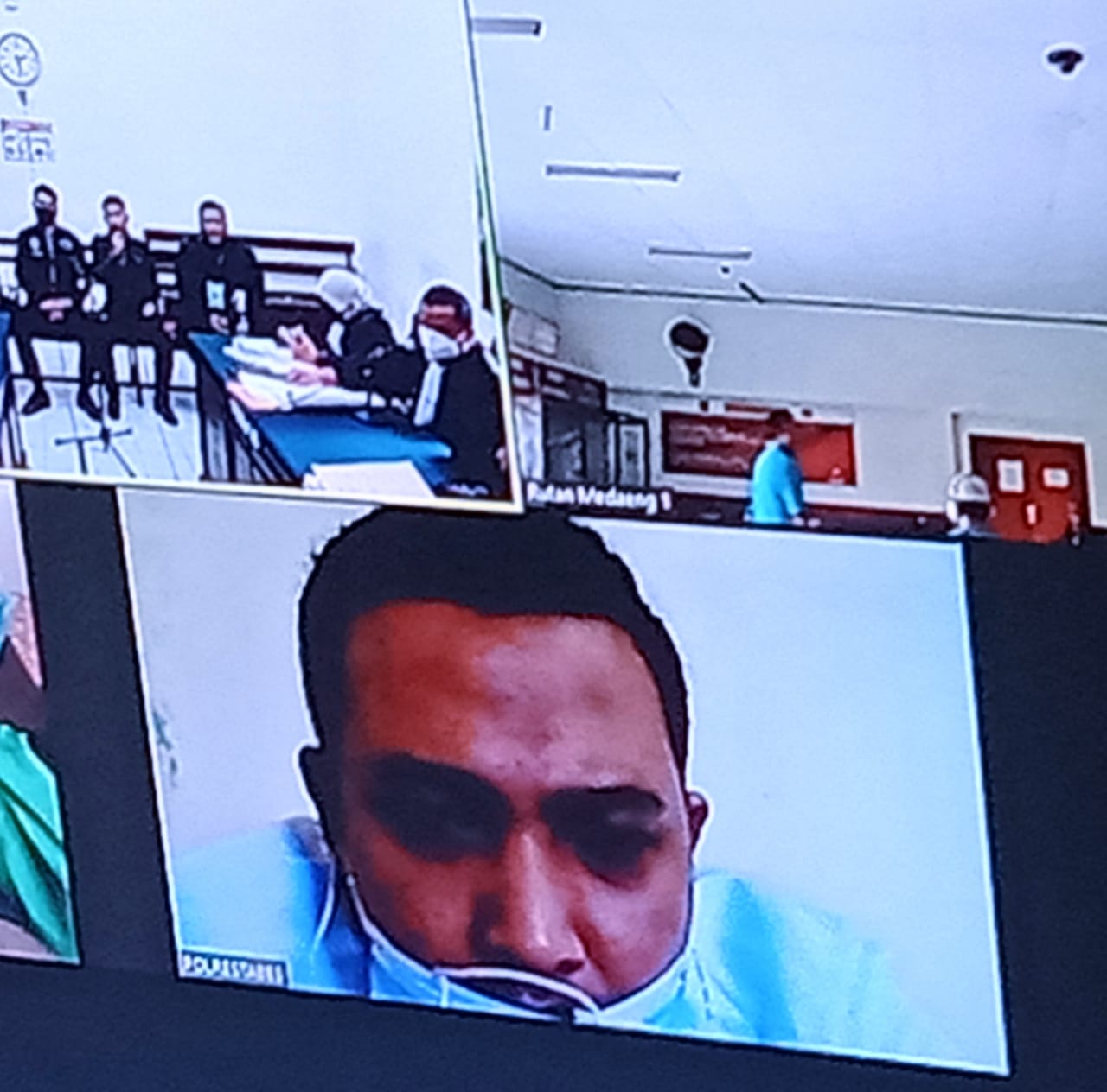 Terdakwa Rahadian Zulfikri, saat menjalani sidang di ruang Garuda II, PN.Surabaya, secara online, Senin (08/03/2021). SP/BUDI MULYONO
