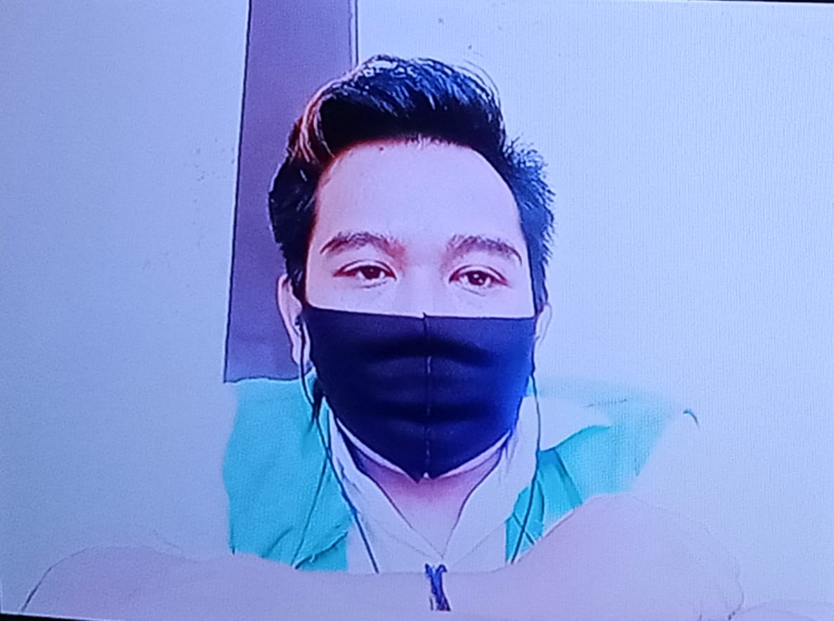 Terdakwa Febrianto Mahendra, menjalani sidang di ruang Garuda 2 PN.Surabaya, secara online.Selaaa (30/03/2021).SP/BUDI MULYONO.