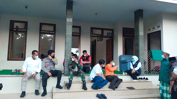 "Jagongan" Ala Forkopimda Jatim Bahas Percepatan Bantuan Bencana Gempa Bumi, Di Lumajang Minggu (11/4/2021)