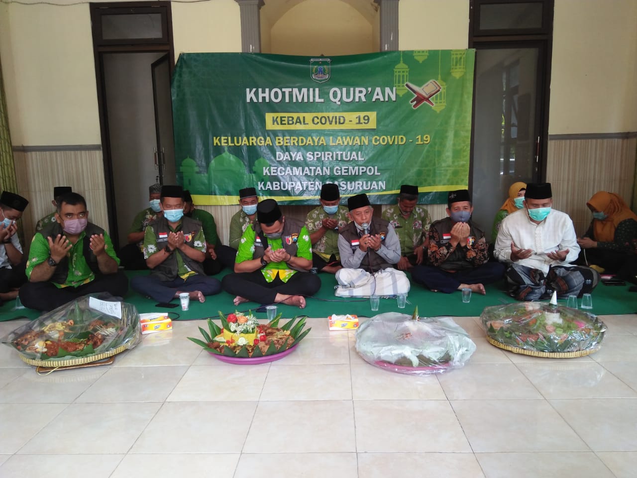 Khotmil Qur'an  disertai doa dan sholawa yang digelar Pemcam Gempol. SP/HER