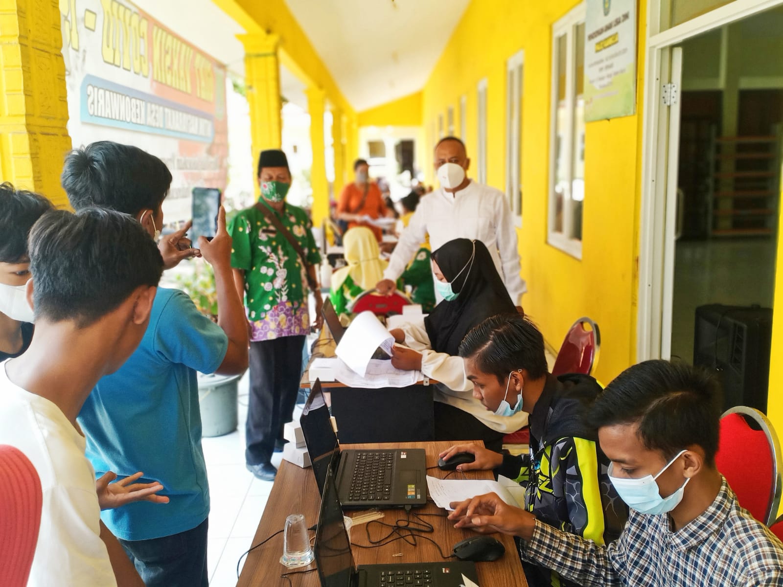 Vaksinasi, di Ponkesdes Desa Kebonwaris, Kamis (14/10/2021).SP/AKB