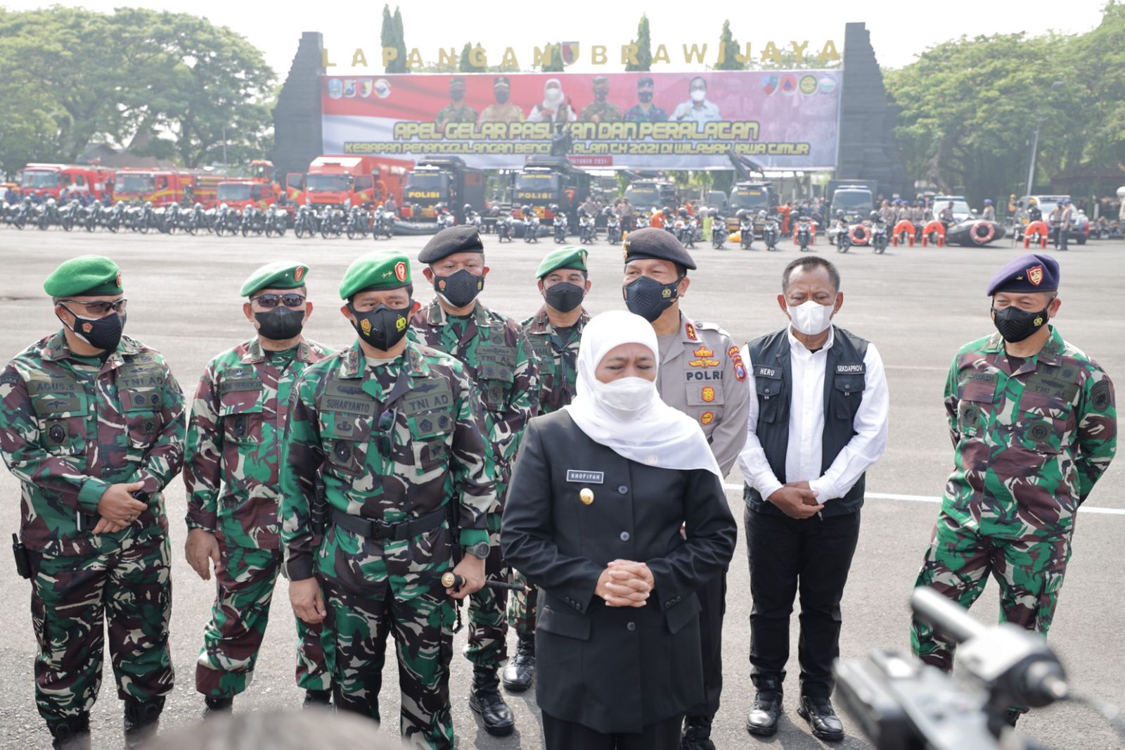 Gubernur Jawa Timur Khofifah Indar Parawansa pimpin apel kontijensi penanggulangan bencana di Jawa Timur tahun 2021. SP/HMS/HERMAN