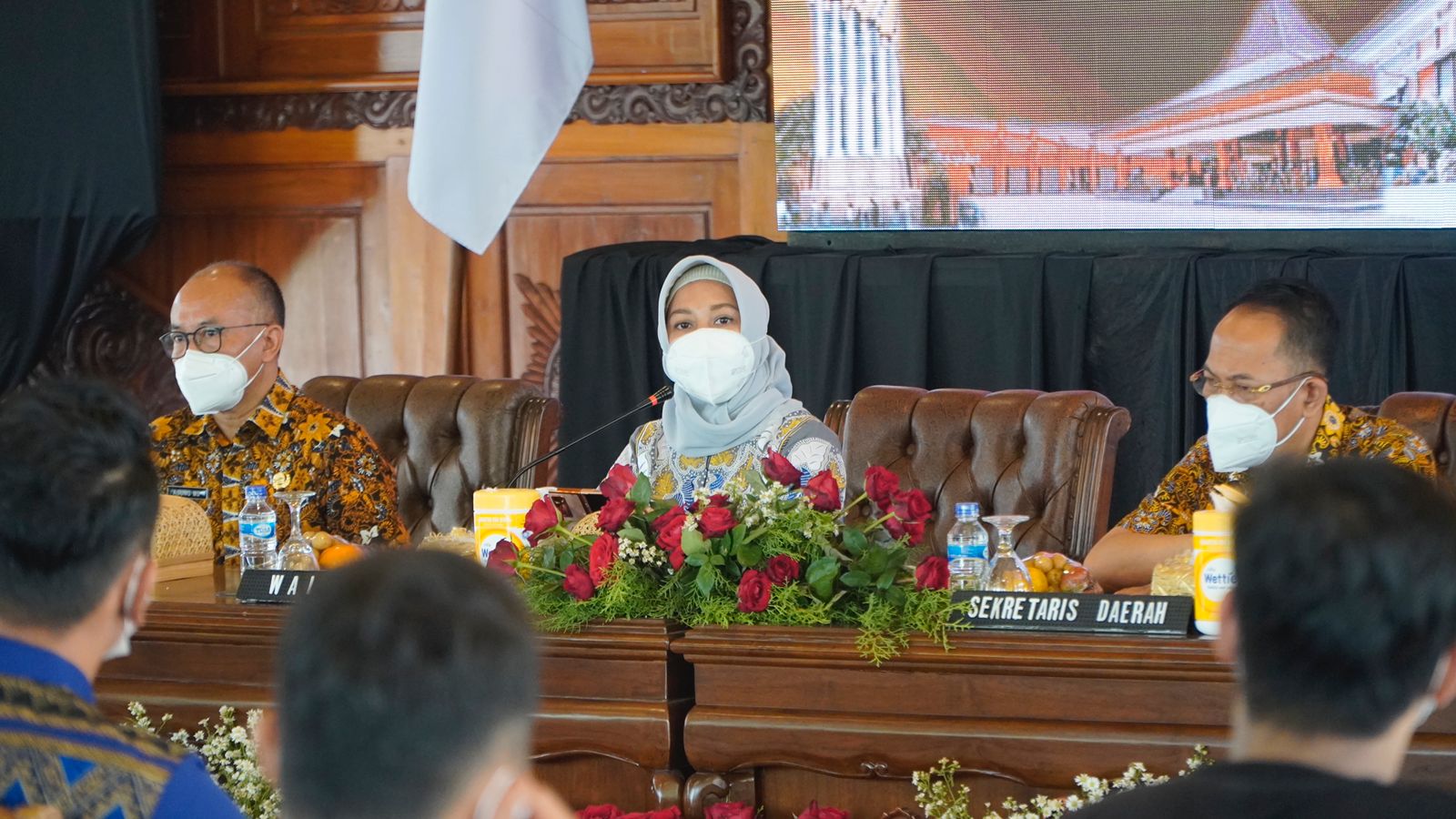 Wali Kota Mojokeeto saat membuka Sosialisasi dan Evaluasi Sistem Informasi Pajak Daerah Kota Mojokerto Tahun 2021 di Pendopo Pemkot Mojokerto, Kamis (4/11/2021). SP/Dwy AS