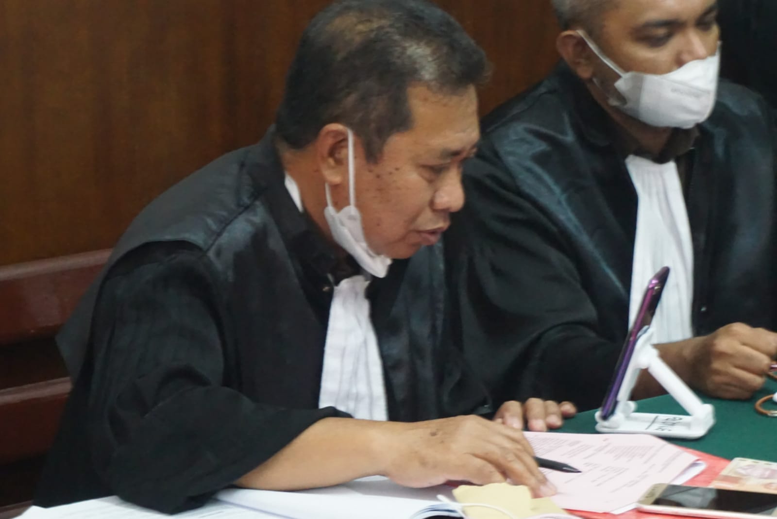 Jaksa Fathol Rasyid, saat menyidangkan  terdakwa Agung Nugroho di ruang sari PN Surabaya.Selasa (01/03/2022). SP/BUDI