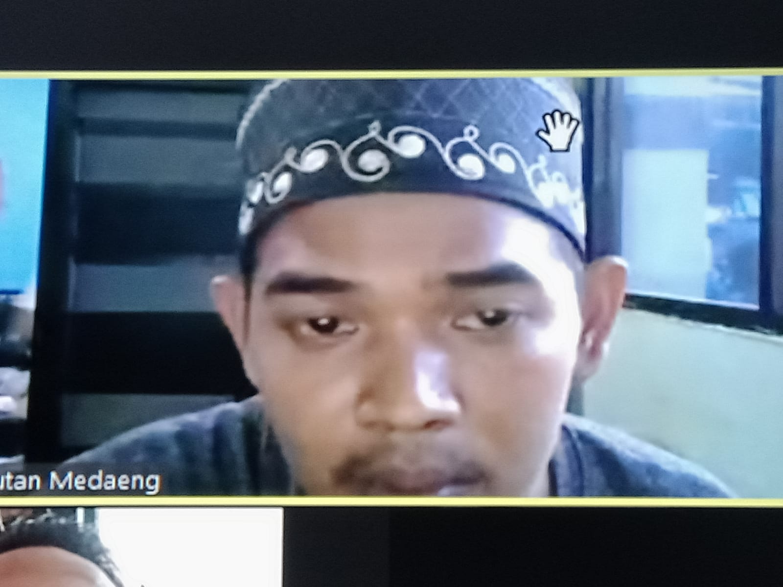 Teks Foto : TerdakwaWisnu Dwijayanti mendengarkan vonis di PN Surabaya