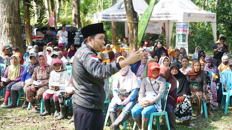 Gus Fawait memperingati bersama masyarakat perkebunan gi Jember Jawa Timur