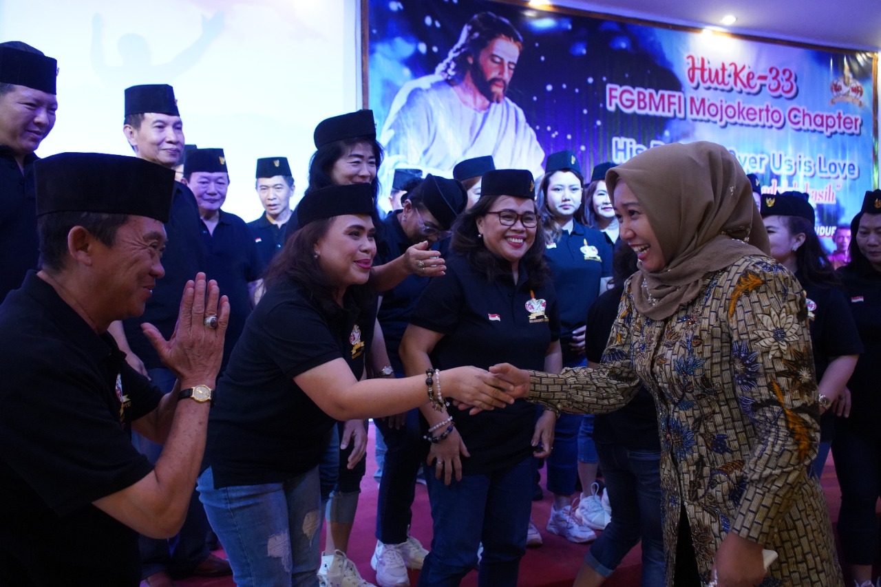 Wali Kota Mojokerto Ning Ita saat menghadiri HUT FGBMFI 