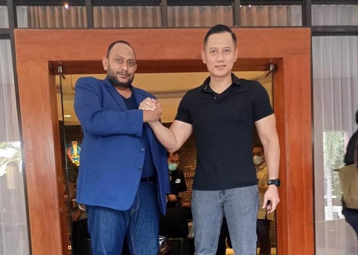 Sekretaris DPD PD Jatim Reno Zulkarnaen dan Ketum AHY. SP/RKO