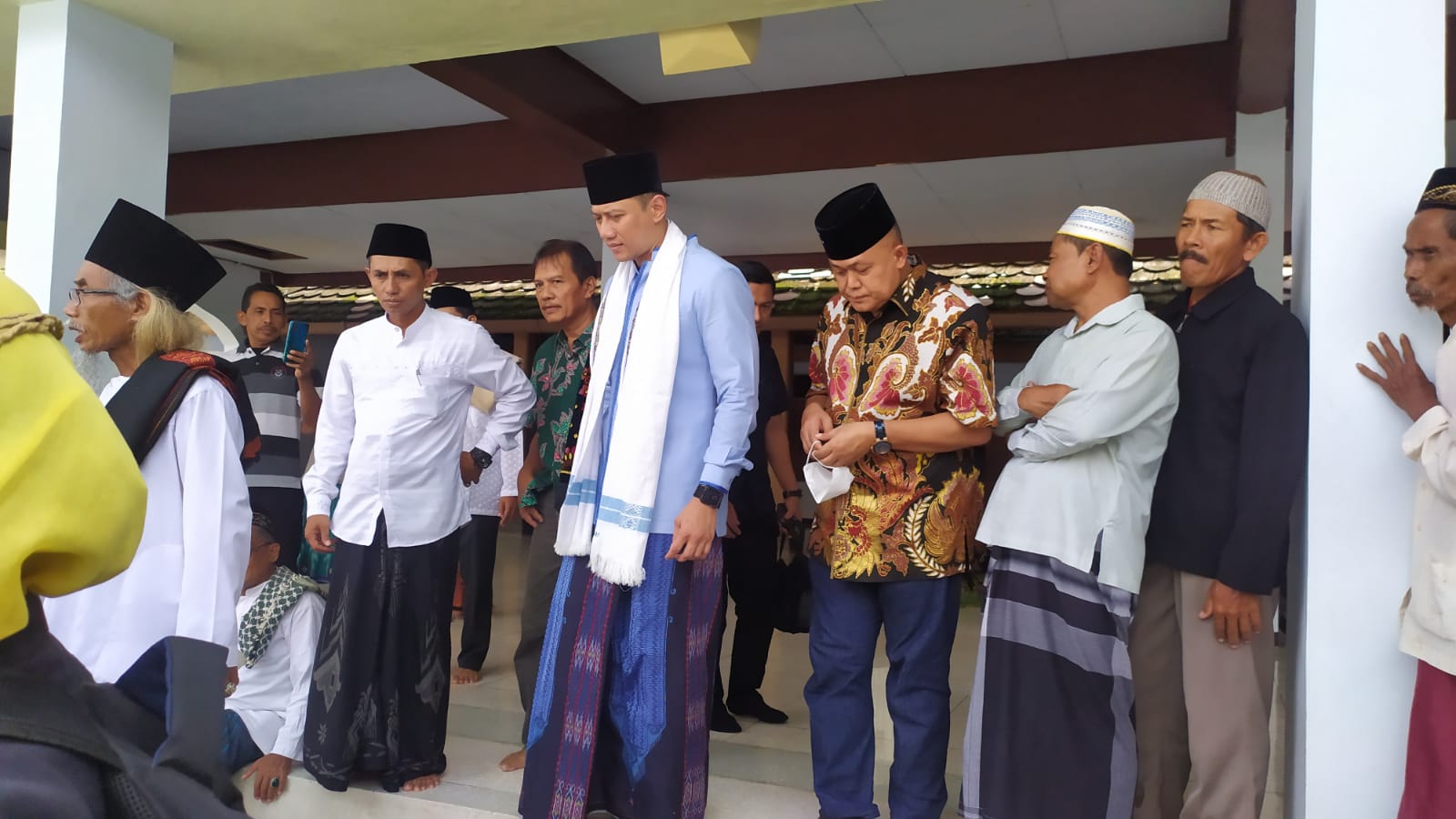 Dokter Agung Mulyono bersama Ketua Umum Partai Demokrat Agus Harimurti Yudhoyono dalam sebuah kesempatan.