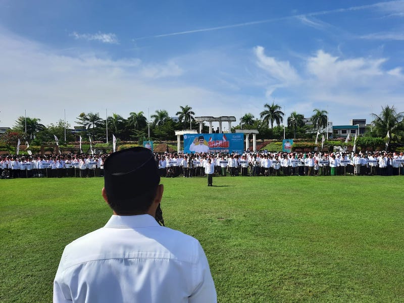 Ketua Umum DPP PKB Gus Muhaimin saat memimpin Apel Akbar Hari Santri Nasional tahun 2022 di Tugu Pahlawan Surabaya, Sabtu 22/10/2022.