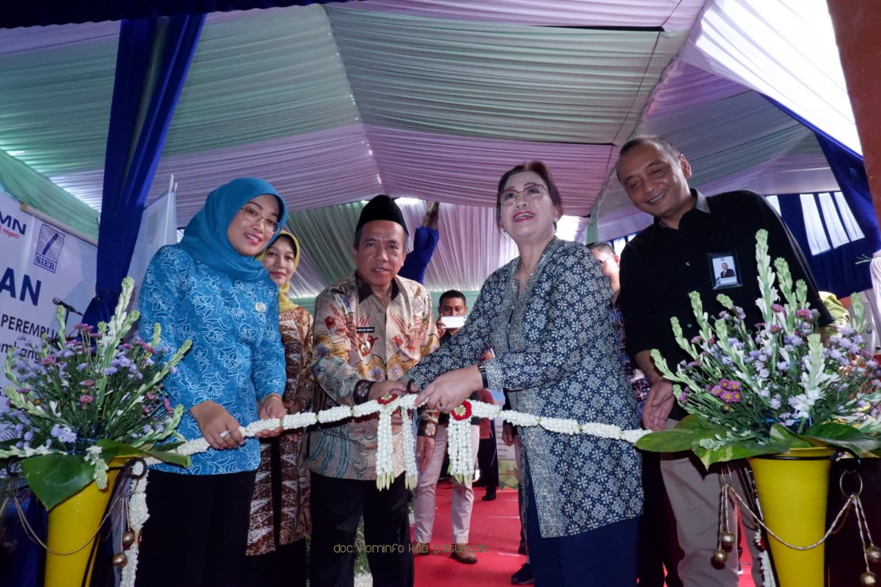 Peresmian rumah khusus oleh Deputi Perlindungan Hak Perempuan Prof.dr. Venetia R. Danes.