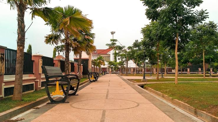 Salah satu taman yang ada di kota Pasuruan.