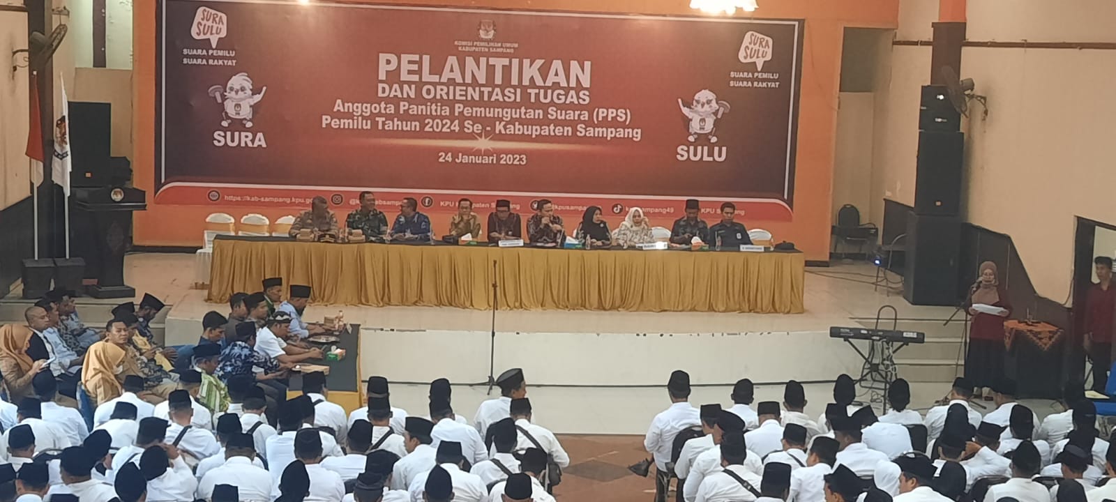 Pelantikan anggota PPS Kabupaten Sampang. Selasa (24/1/2023).