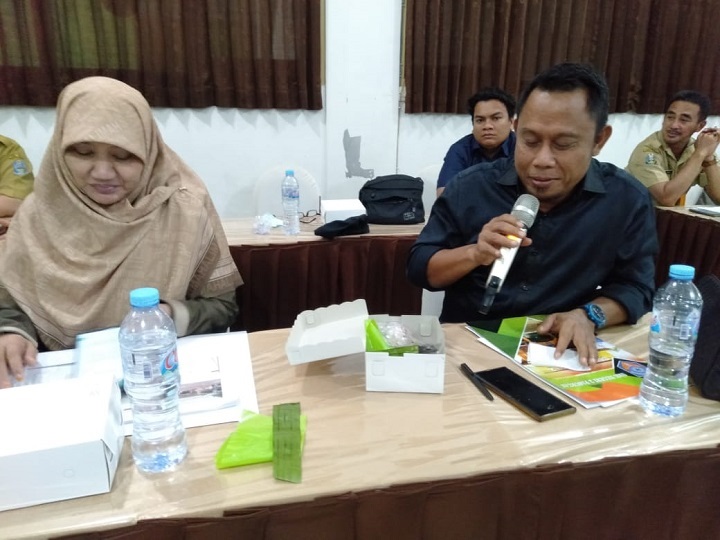 Anggota Komisi C Agung Supriyanto (kanan) dan Lilik Hendarwati saat meninjau aset di Kota Pasuruan, kemarin. SP/Riko Abdiono