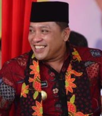 Bupati Sampang H. Slamet Junaidi.